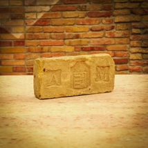 Magyar címeres tégla.