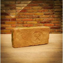 Kalapácsos címeres tégla.