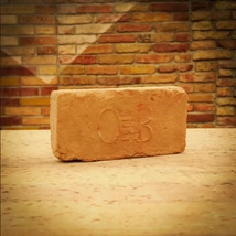 O B címeres tégla.