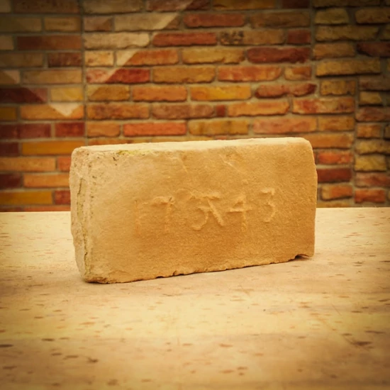 1743