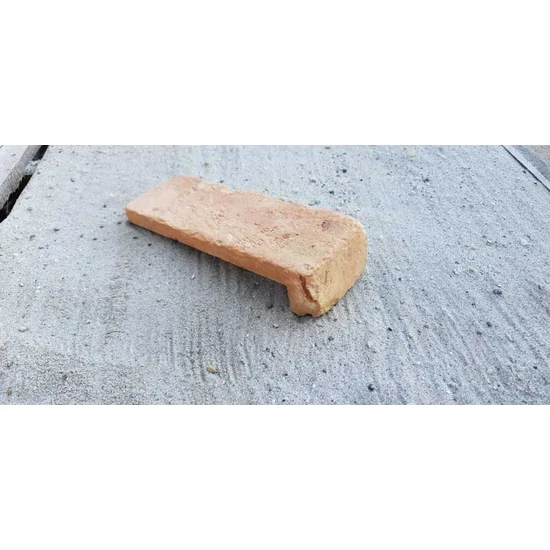 Lépcsőburkolat tégla alapanyagból